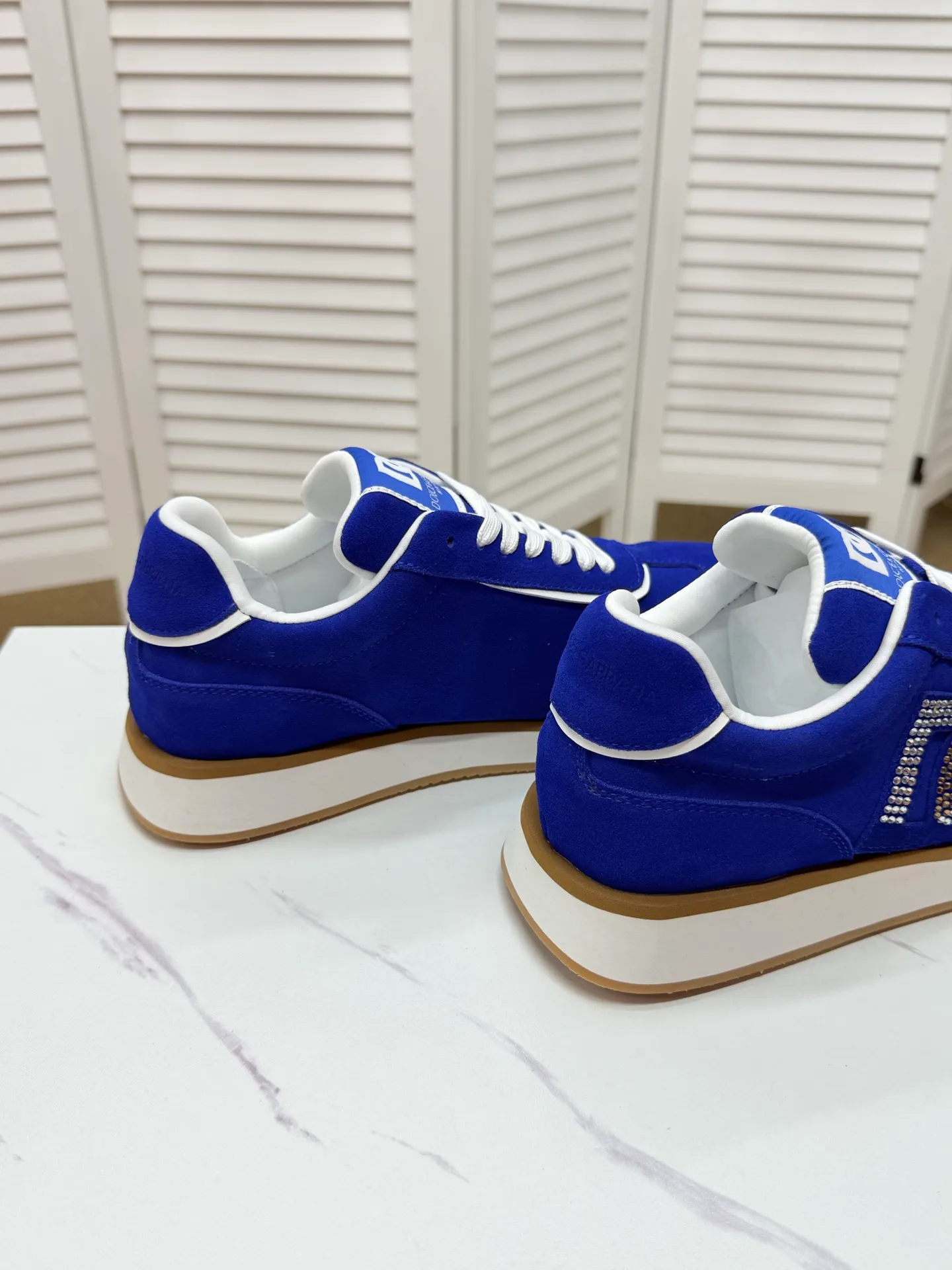 Men's clothing and shoes 250. The latest sports and casual shoes for couples (DG) are fashionable and versatile, and can add luster to various looks. Create an exquisite design with unique dynamic vitality and modern atmosphere, showing modern elegance. Size: 36-46 (45 and 46 are custom-made and cannot be returned or exchanged) Se